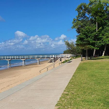 Villa Venezia Apt 3 - Spacious Hervey Bay Beachfront Apartment Dış mekan fotoğraf