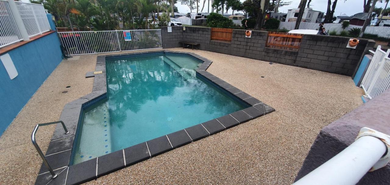 Villa Venezia Apt 3 - Spacious Hervey Bay Beachfront Apartment Dış mekan fotoğraf