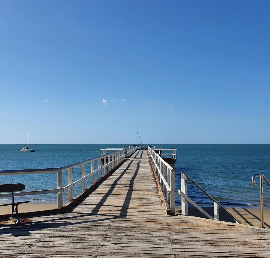 Villa Venezia Apt 3 - Spacious Hervey Bay Beachfront Apartment Dış mekan fotoğraf