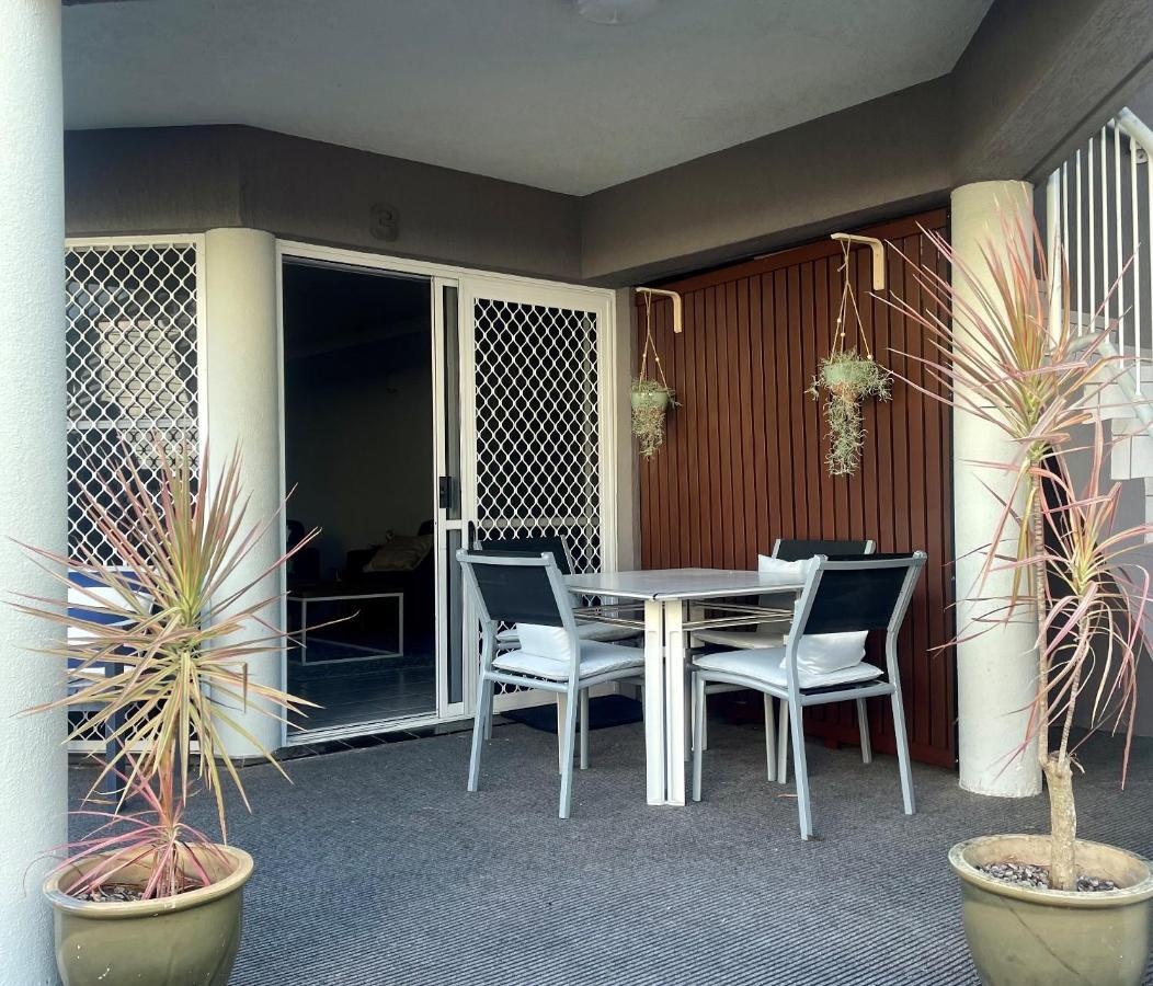 Villa Venezia Apt 3 - Spacious Hervey Bay Beachfront Apartment Dış mekan fotoğraf